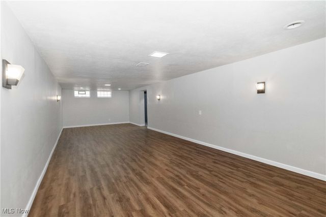 18401 Garden Boulevard, Cleveland, OH 44128