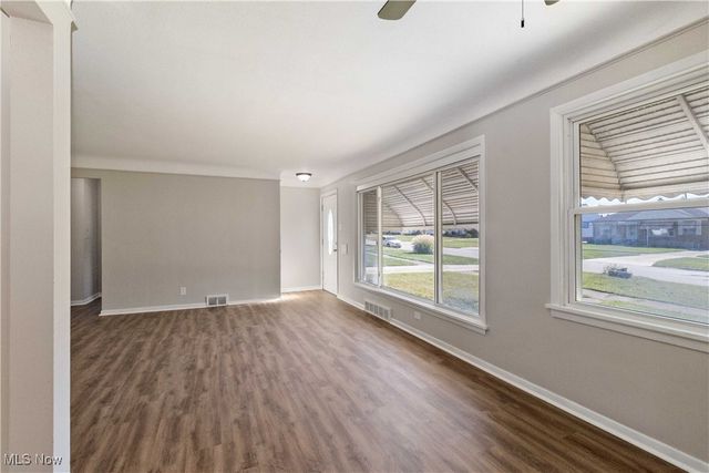 18401 Garden Boulevard, Cleveland, OH 44128