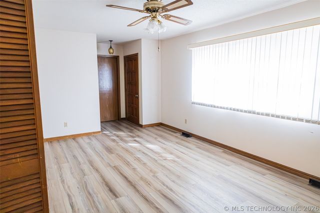 904 S D And H Street, Cleveland, OK 74020