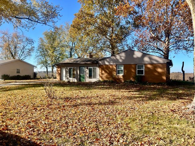 8428 N Shirlane Street, Shirley, IL 61772