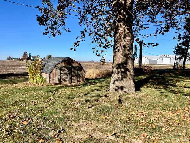 8428 N Shirlane Street, Shirley, IL 61772