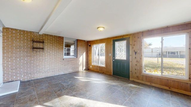 8428 N Shirlane Street, Shirley, IL 61772