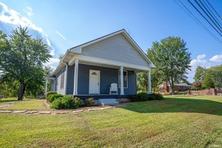 6100 Oak Hill Road, Evansville, IN 47711