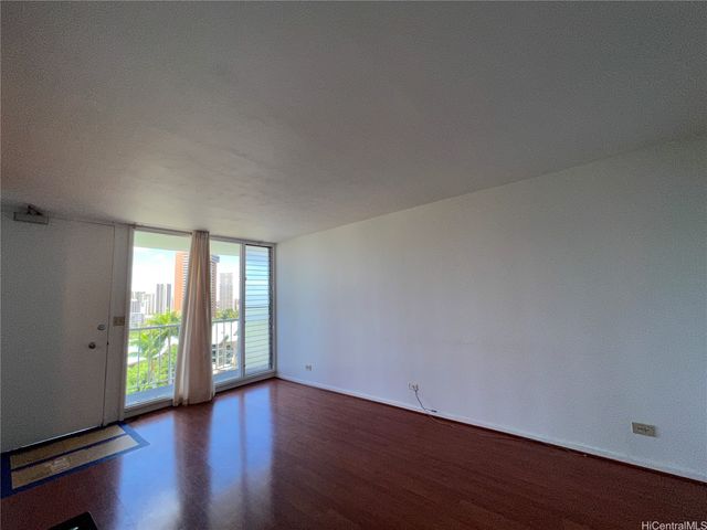 1077 Ala Napunani Street 803, Honolulu, HI 96818