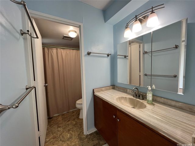 1077 Ala Napunani Street 803, Honolulu, HI 96818