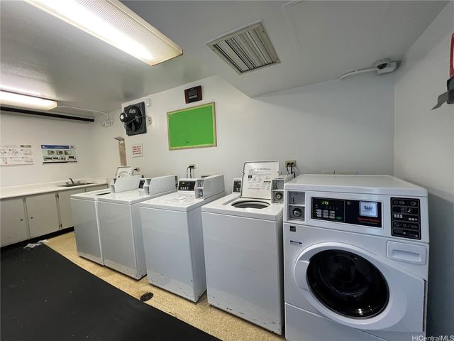 1077 Ala Napunani Street 803, Honolulu, HI 96818