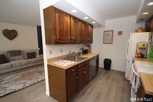 50 Aiken Street APT 253, Norwalk, CT 06851