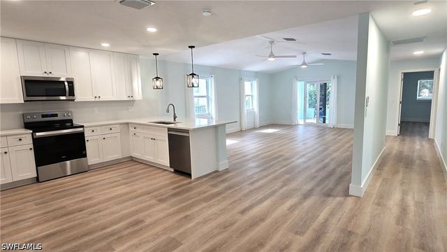 1039 Michigan AVE, Naples, FL 34103
