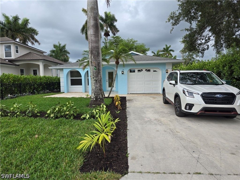 1039 Michigan AVE, Naples, FL 34103
