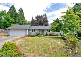 1861 HAPPY Ln, Eugene, OR 97401