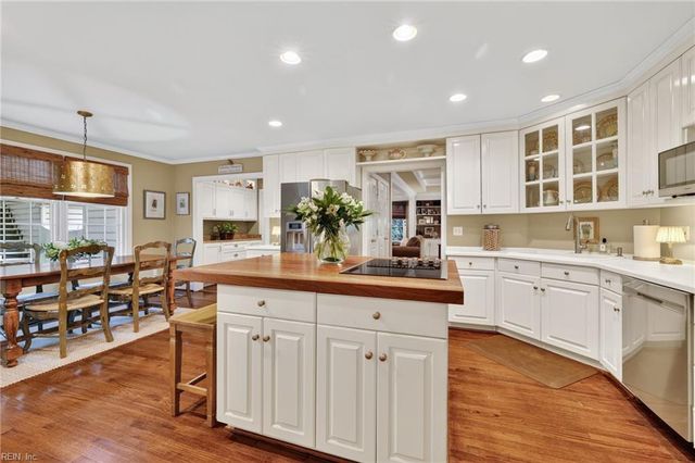 1242 N Bay Shore DR, Virginia Beach, VA 23451