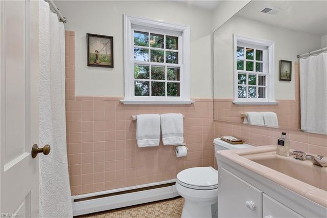1242 N Bay Shore DR, Virginia Beach, VA 23451