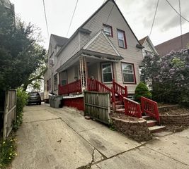 3735 W Kilbourn AVENUE, Milwaukee, WI 53208
