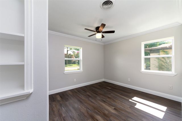 2710 Anderson Street, Irving, TX 75062