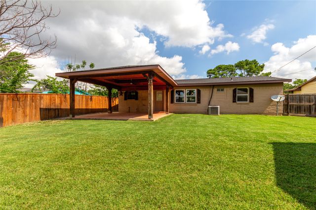 2710 Anderson Street, Irving, TX 75062