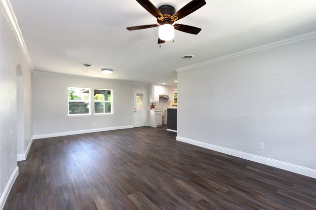 2710 Anderson Street, Irving, TX 75062