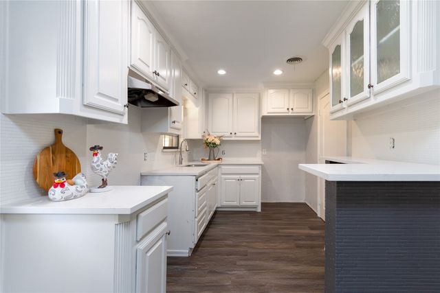 2710 Anderson Street, Irving, TX 75062