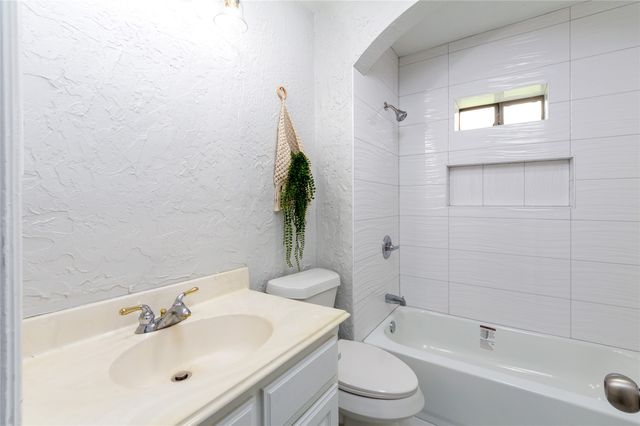 2710 Anderson Street, Irving, TX 75062