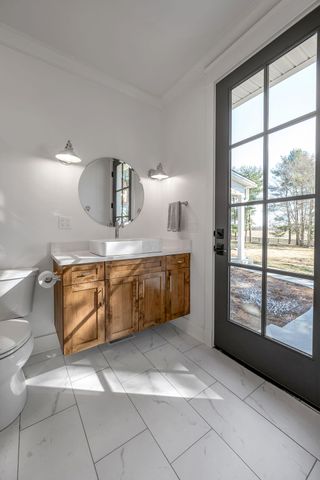 3288 Delong Road, Lexington, KY 40515