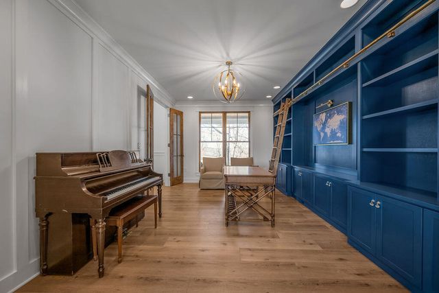 3288 Delong Road, Lexington, KY 40515