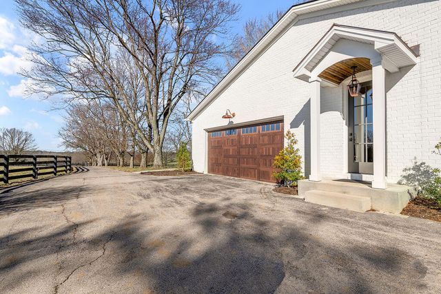 3288 Delong Road, Lexington, KY 40515