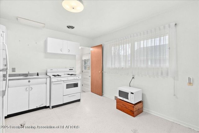 201 W Graham, Lansing, MI 48910