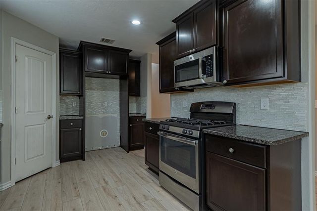 7345 NW 148th Street, Oklahoma City, OK 73142