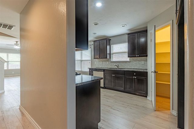 7345 NW 148th Street, Oklahoma City, OK 73142