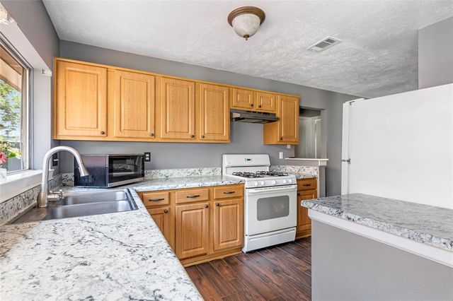 12139 Westwold Drive, Tomball, TX 77377