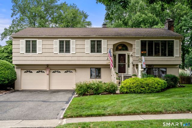 208 Sigwin Drive, Fairfield, CT 06824