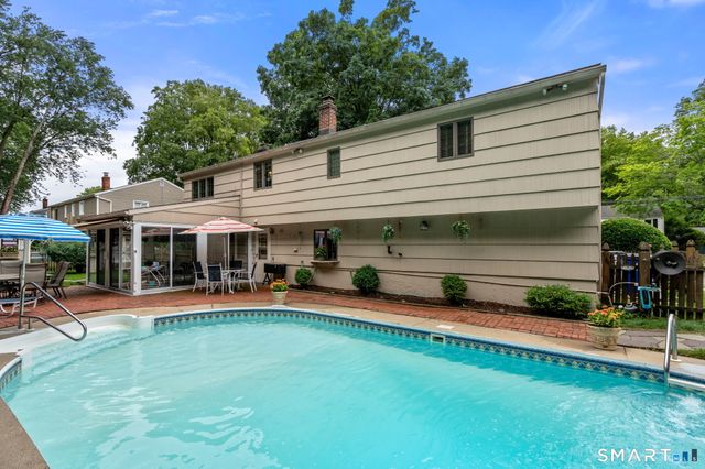 208 Sigwin Drive, Fairfield, CT 06824