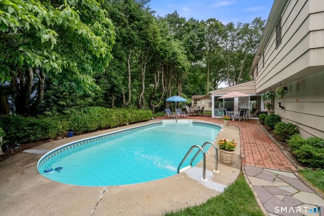 208 Sigwin Drive, Fairfield, CT 06824