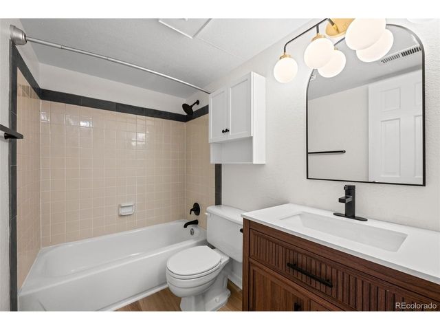 830 S Vance St E, Denver, CO 80226