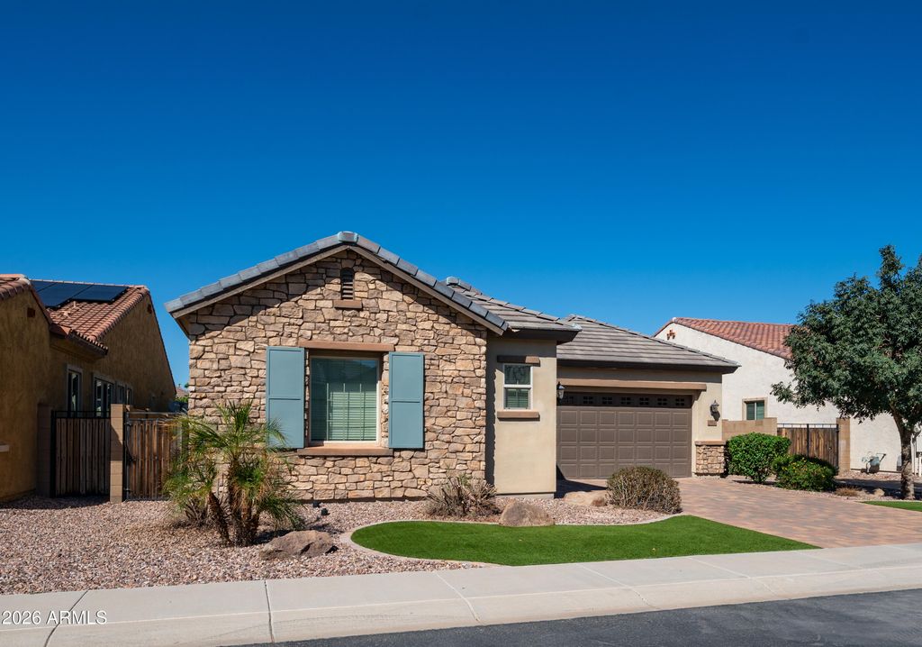 902 E HORSESHOE Place, Chandler, AZ 85249 — exterior
