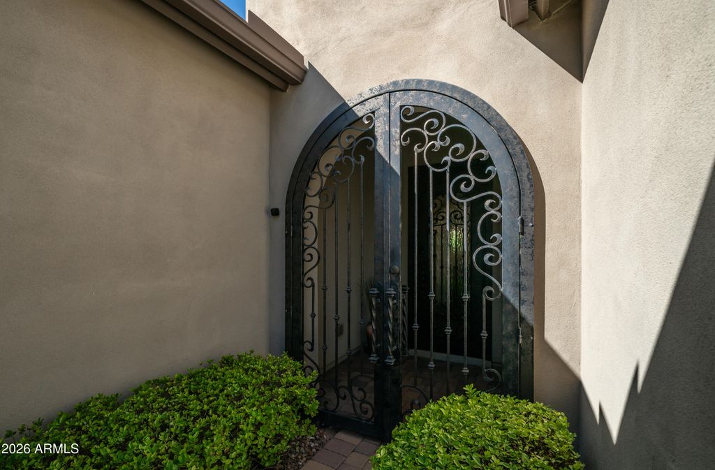 902 E HORSESHOE Place, Chandler, AZ 85249 — photo 4