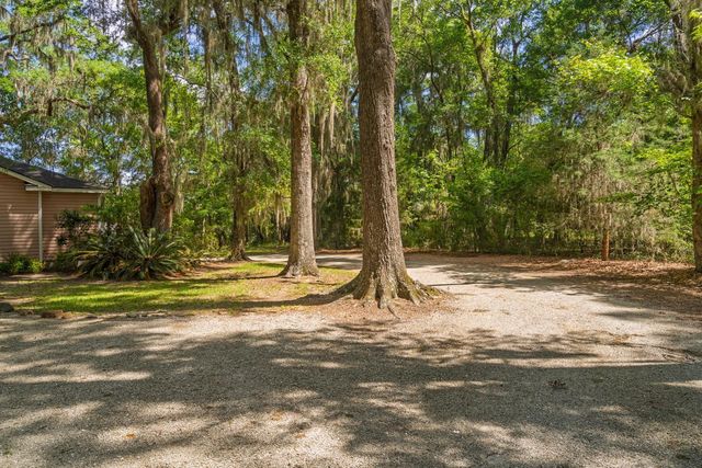 8362 Chisolm Plantation Road, Edisto Island, SC 29438