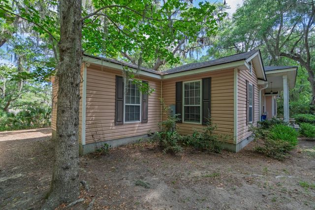 8362 Chisolm Plantation Road, Edisto Island, SC 29438
