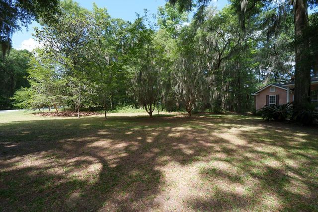 8362 Chisolm Plantation Road, Edisto Island, SC 29438