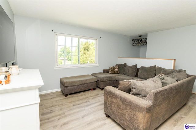 101 Logan Court, Elizabethtown, KY 42701