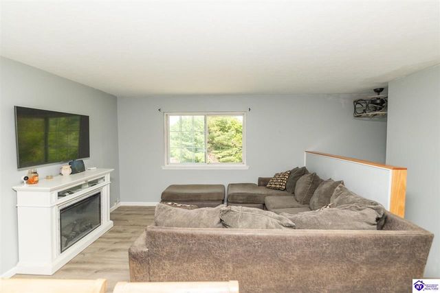 101 Logan Court, Elizabethtown, KY 42701