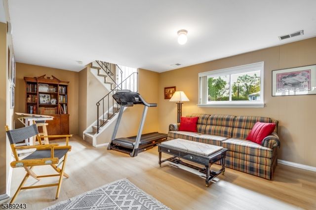 85 Winston Dr, Franklin Twp., NJ 08873