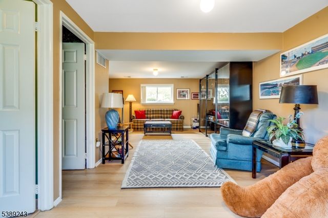 85 Winston Dr, Franklin Twp., NJ 08873