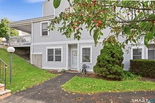 55 Mill Plain Road 32-1, Danbury, CT 06811
