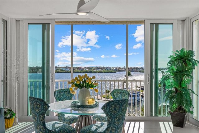 1260 DOLPHIN BAY WAY 401, Sarasota, FL 34242