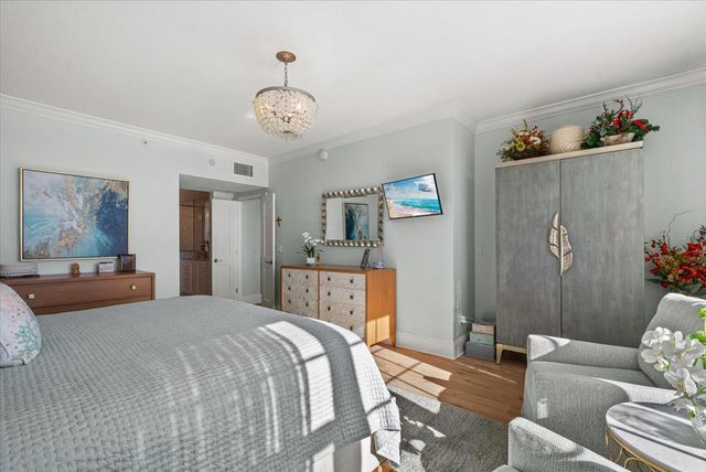 1260 DOLPHIN BAY WAY 401, Sarasota, FL 34242