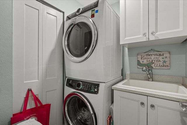 1260 DOLPHIN BAY WAY 401, Sarasota, FL 34242