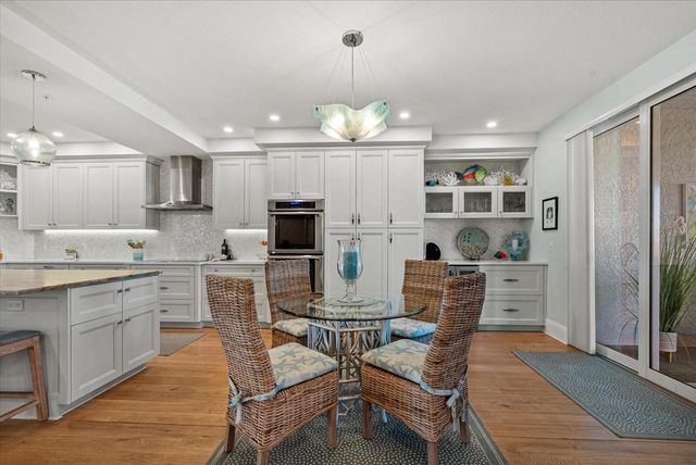 1260 DOLPHIN BAY WAY 401, Sarasota, FL 34242