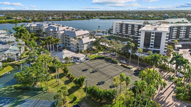 1260 DOLPHIN BAY WAY 401, Sarasota, FL 34242