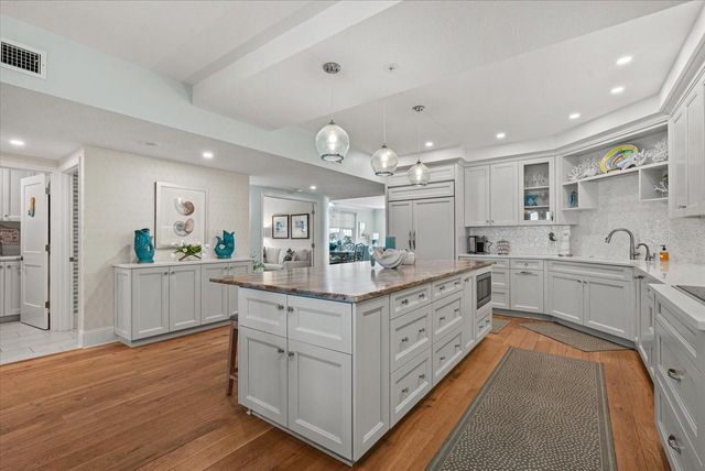 1260 DOLPHIN BAY WAY 401, Sarasota, FL 34242