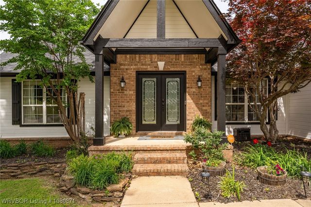 2004 Parkridge Drive, Van Buren, AR 72956